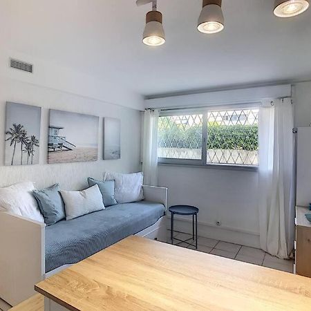 GOLFE JUAN Studio dans résidence avec piscine Vallauris Esterno foto