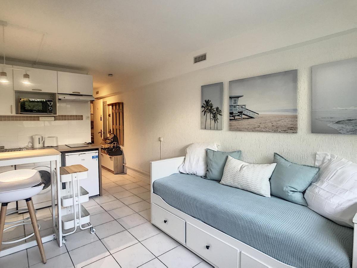 GOLFE JUAN Studio dans résidence avec piscine Vallauris Esterno foto